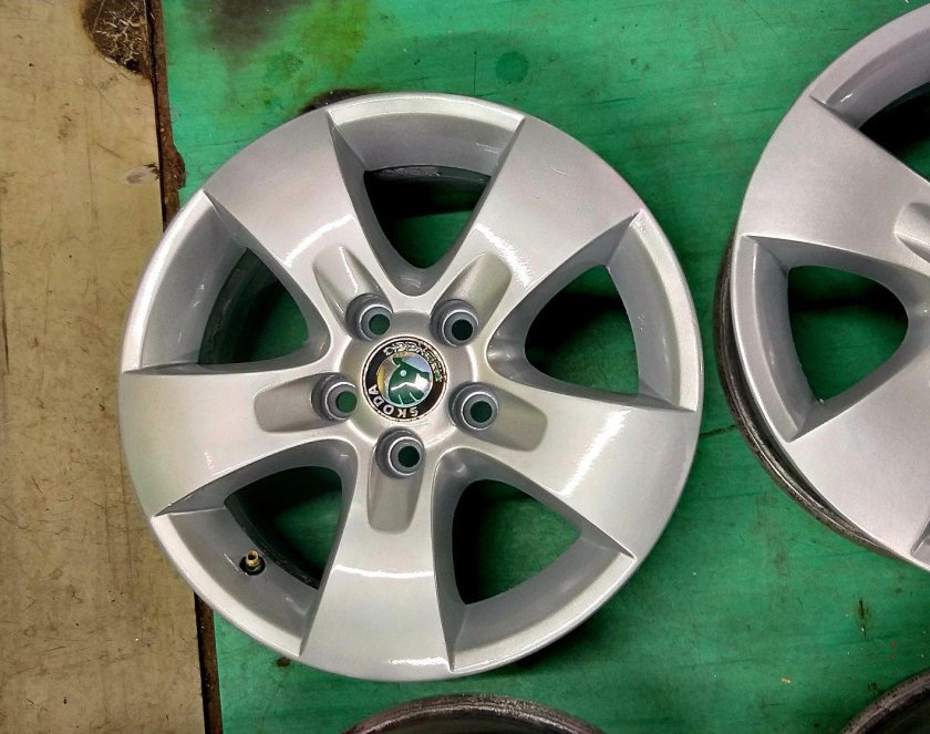 Литые диски оригинал на шкода октавия а5