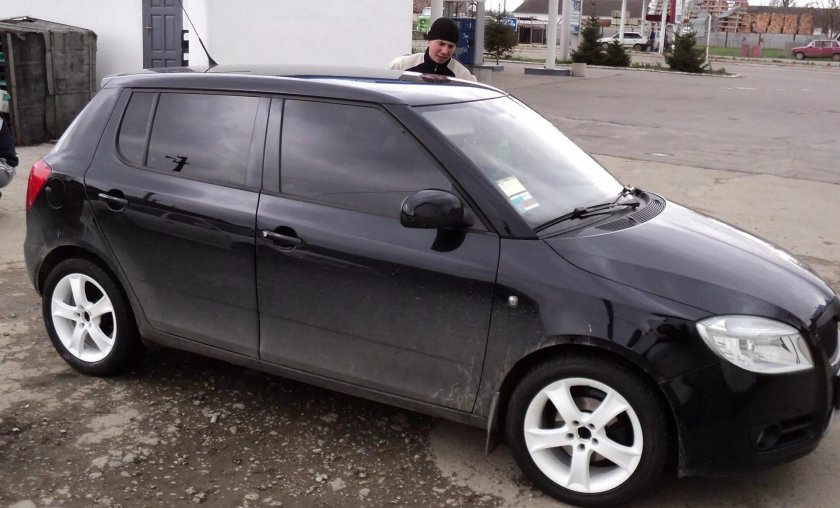 Skoda Fabia черная диски r16