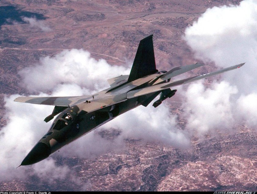 Бомбардировщик f-111f