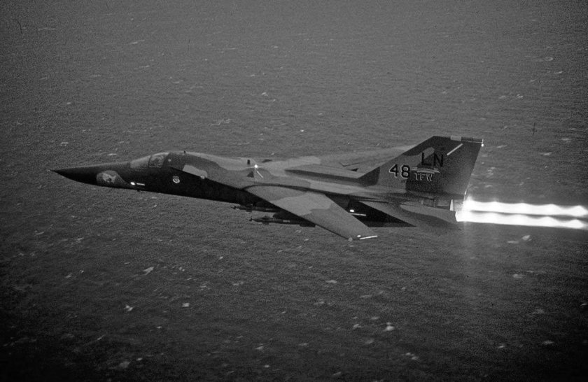 Бомбардировщик f-111f