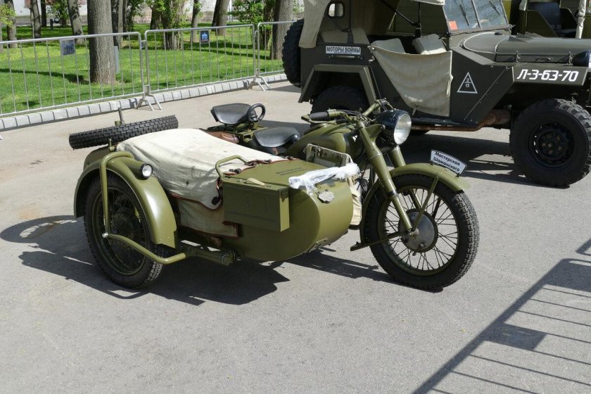 Урал м-72 с пулеметом