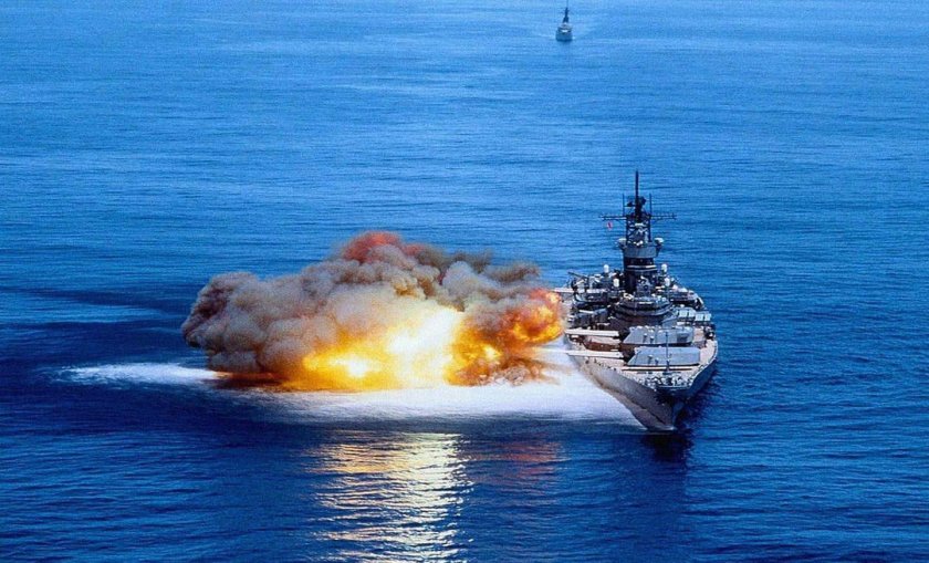 Залп линкора Айова