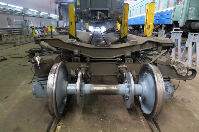 Колесная пара тележки 68-4095