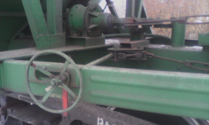 Привод стояночного тормоза грузового вагона