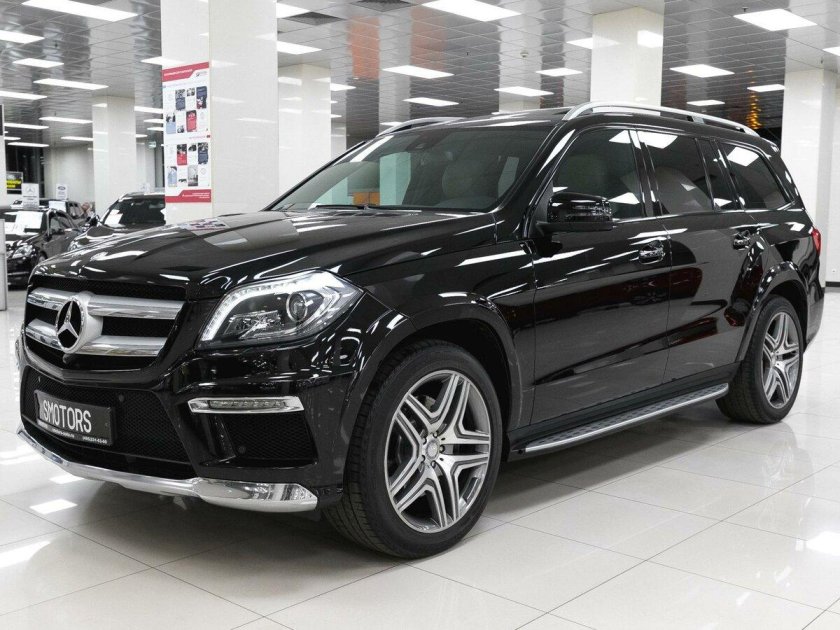 Мерседес Бенц джип черный