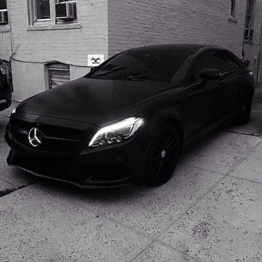 Мерседес банан CLS