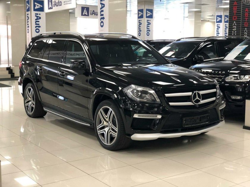 Черный Мерседес внедорожник