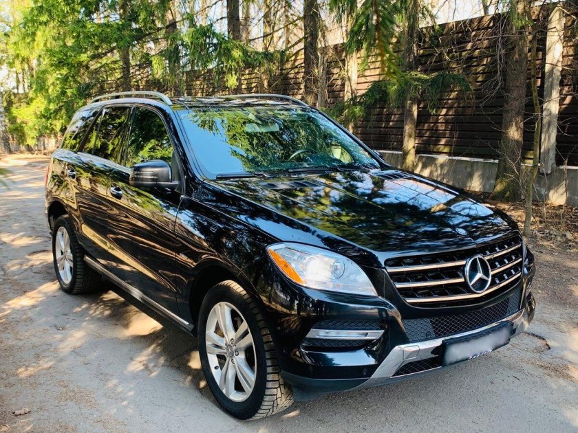 Мерседес Бенц джип черный