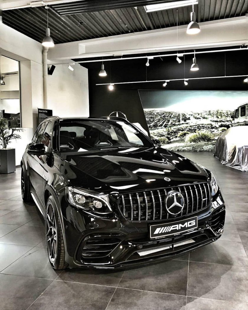 Мерседес черный джип