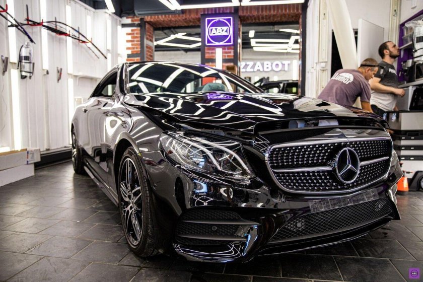 E300 черный Мерседес