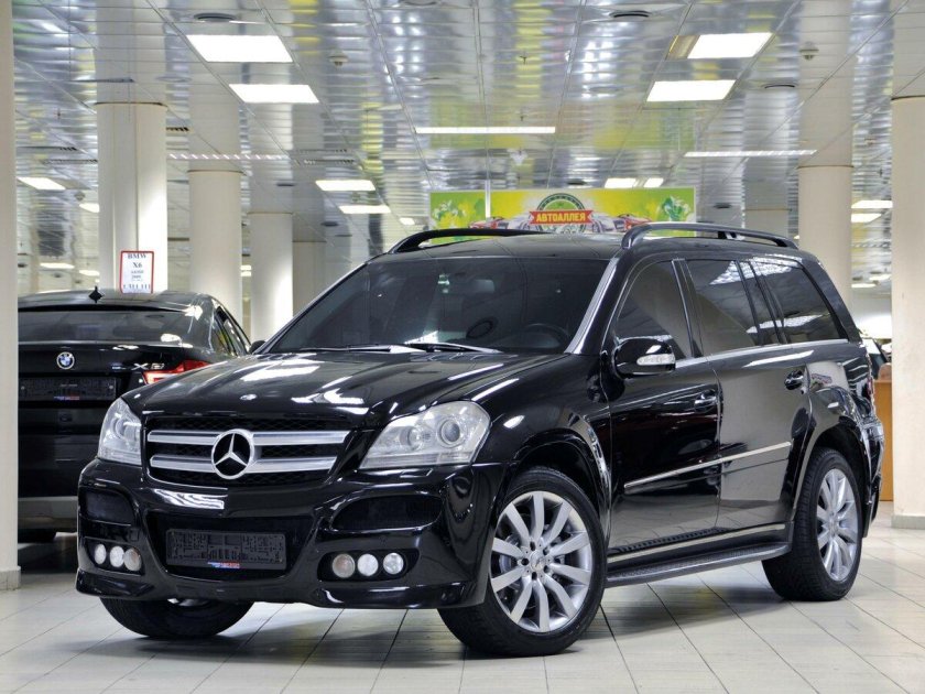 Мерседес Бенц джип черный