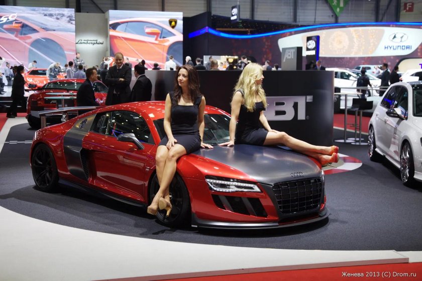 Девушки женевского автосалона