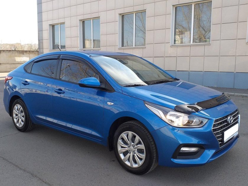 Синий Хендай Солярис 2