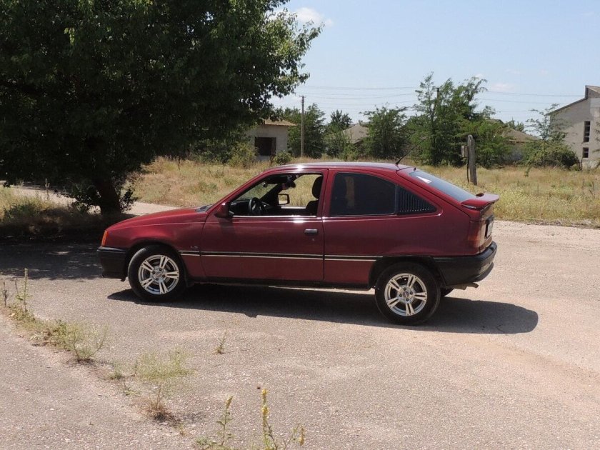 Опель кадет 1986 хэтчбек