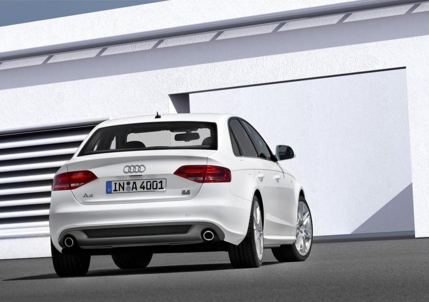 Audi a4 2008 сзади