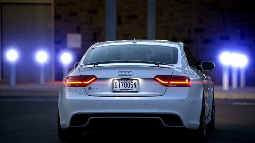 Ауди а7 сзади ночью