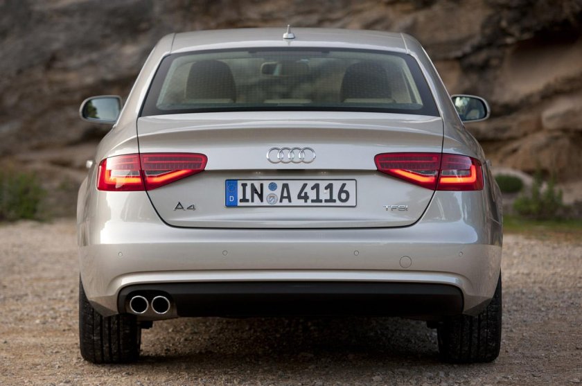 Audi a4 сзади