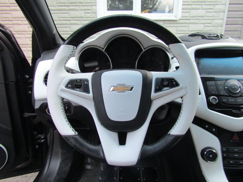 Шевроле Круз 2012 руль