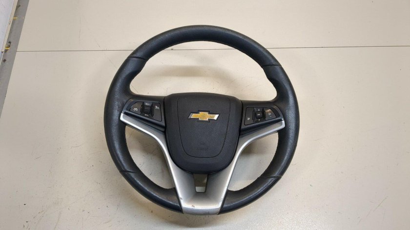 Накладка на руль Шевроле Круз