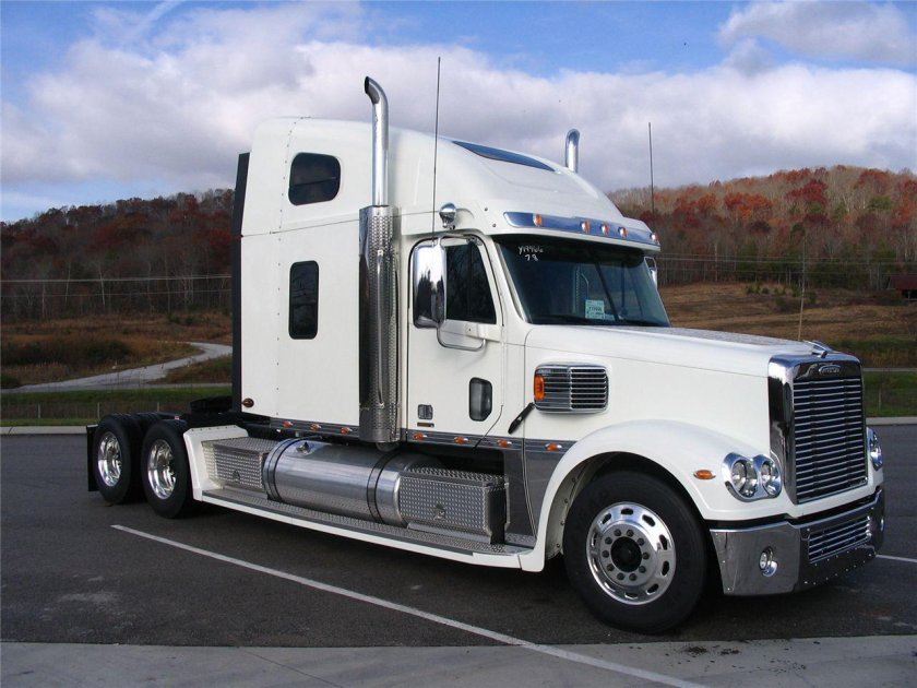 Грузовик трак Фредлайнер
