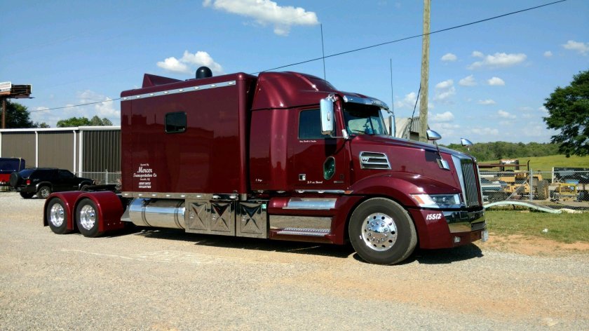 Volvo VNL Custom Sleeper