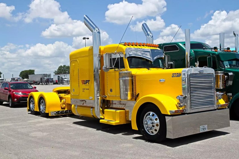 Американский грузовик Peterbilt
