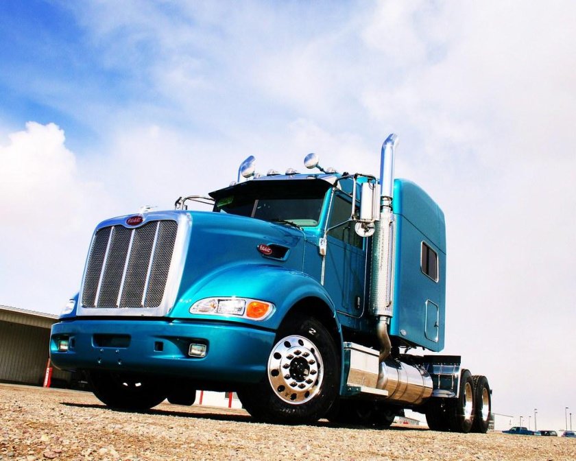 Американский грузовик Peterbilt