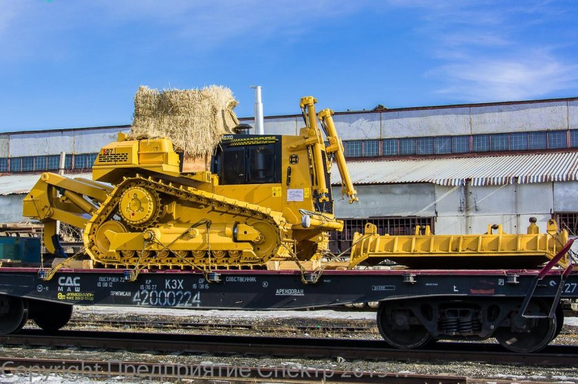 Китайский бульдозер Шамсу 6д