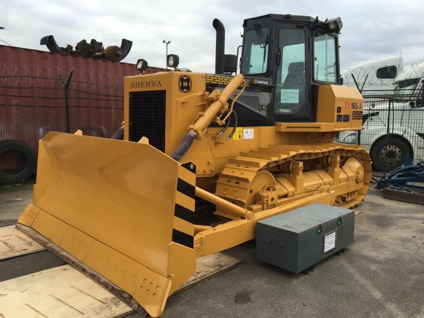 Бульдозер Шева 165