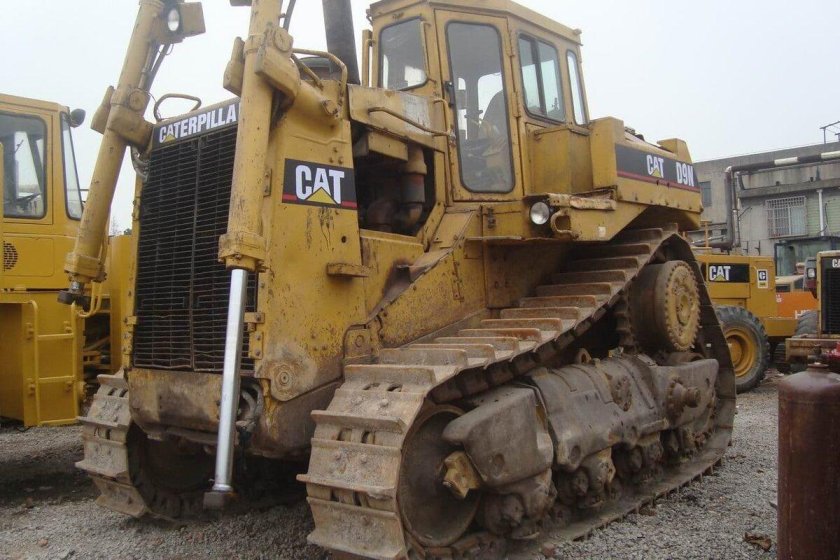Бульдозер Cat d9n