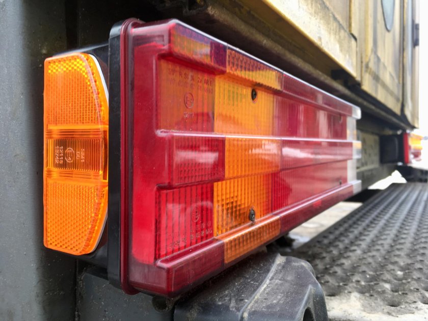 Фонарь задний Мерседес 814