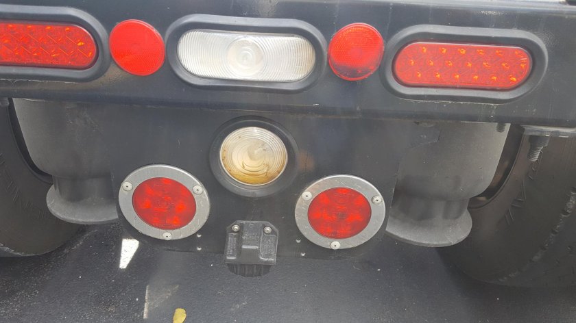 Фонарь задний freightliner
