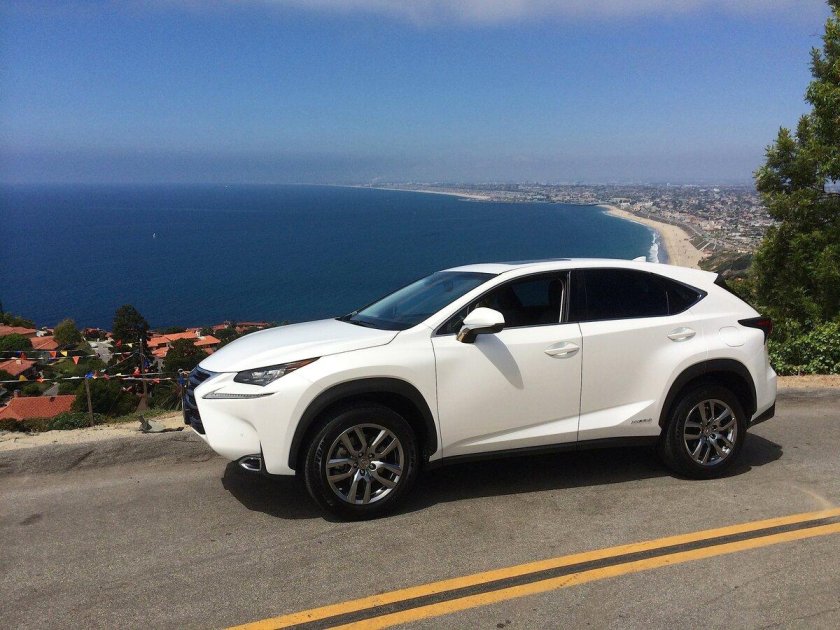 Лексус NX 200 белый