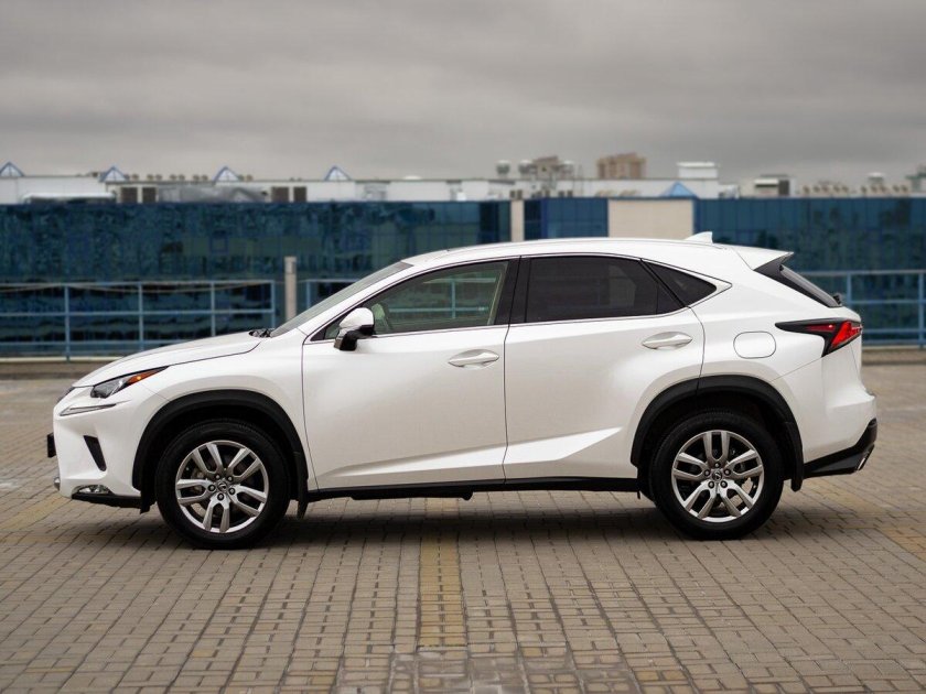 Lexus nx i