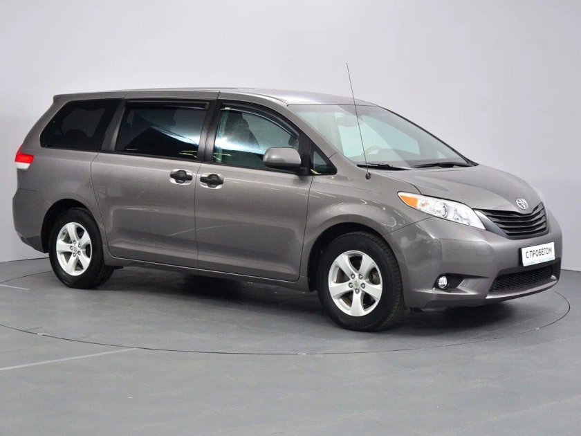 Toyota Sienna 3