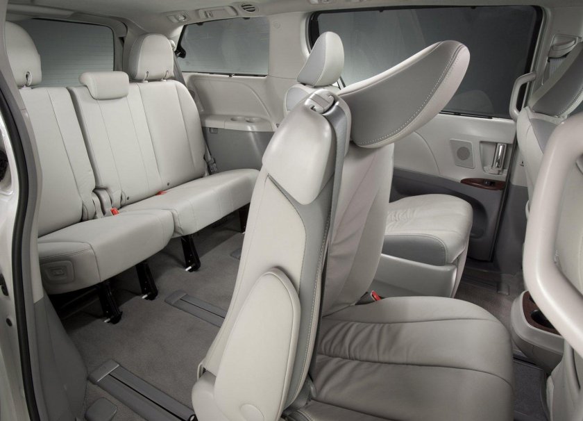 Toyota Sienna 2010