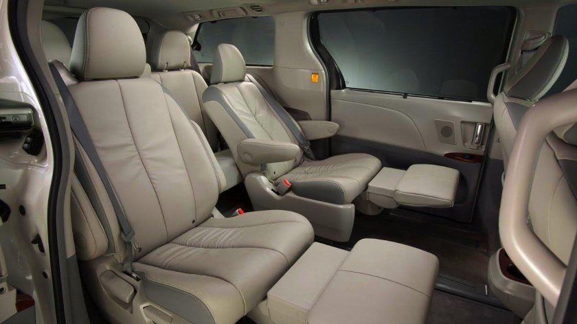 Toyota Sienna 2010 Interior
