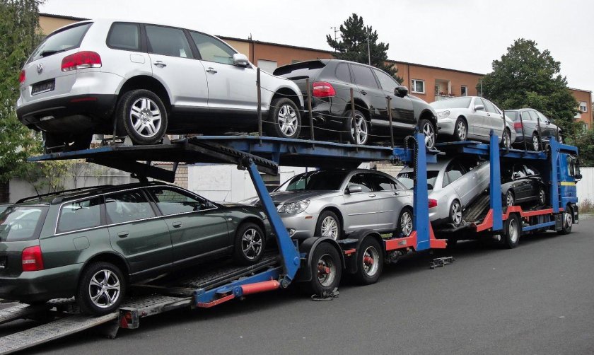 Трал для перевозки автомобилей