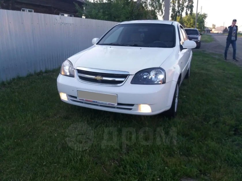 Шевроле лачетти седан белая