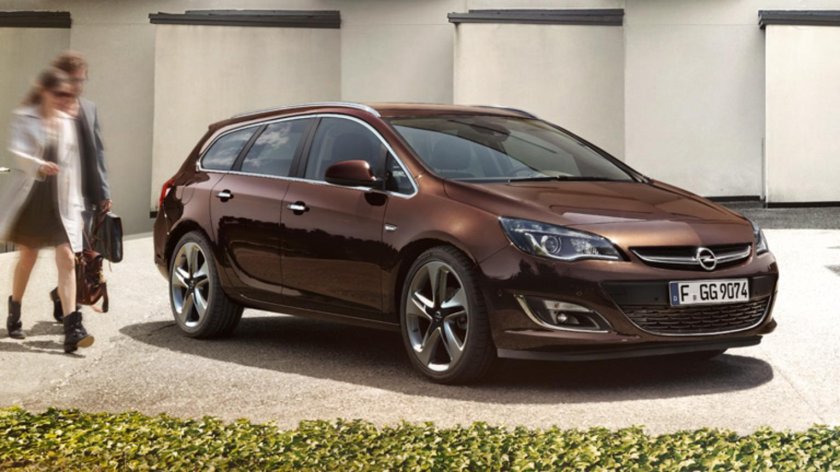 Опель Астра спорт Турер 2013