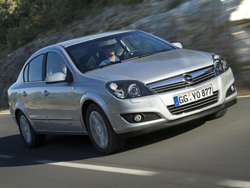 Опель Астра 2005 седан