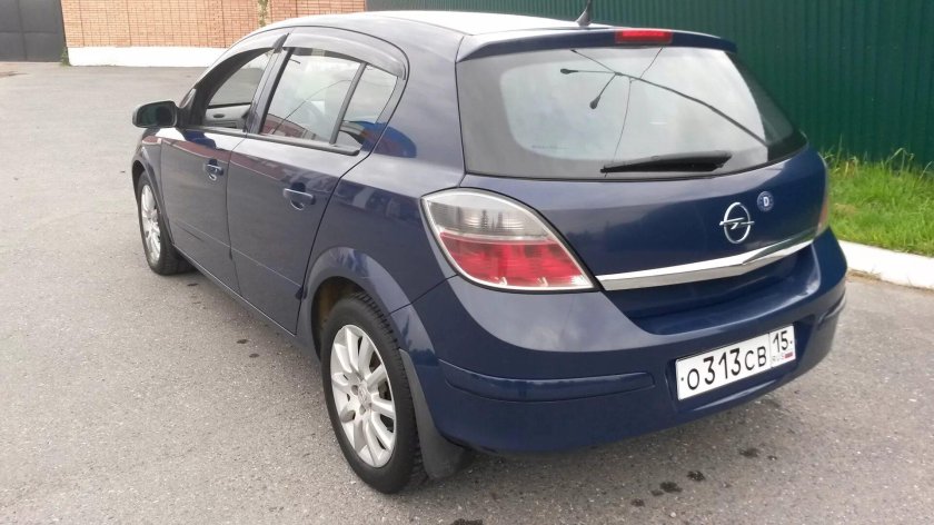 Опель Астра 2006 седан