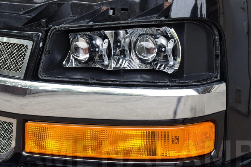 Chevrolet Express фара