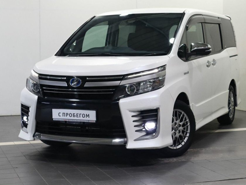 Тойота вокси 2014