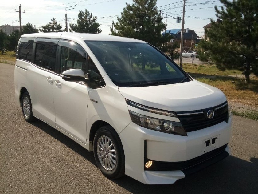 Toyota noah 2001 2007