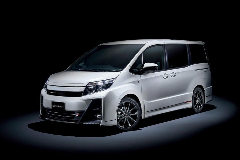 Toyota Voxy 2022