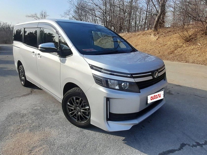 Toyota voxy iii