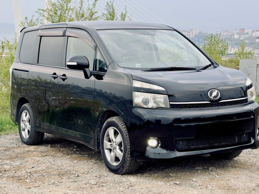 Toyota noah 2001 2007