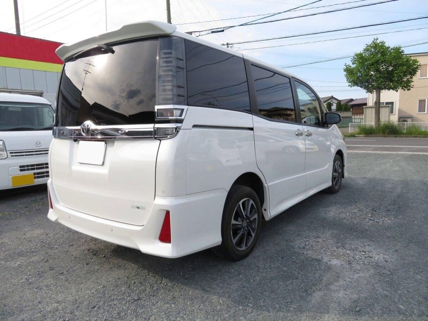 Toyota noah 2023