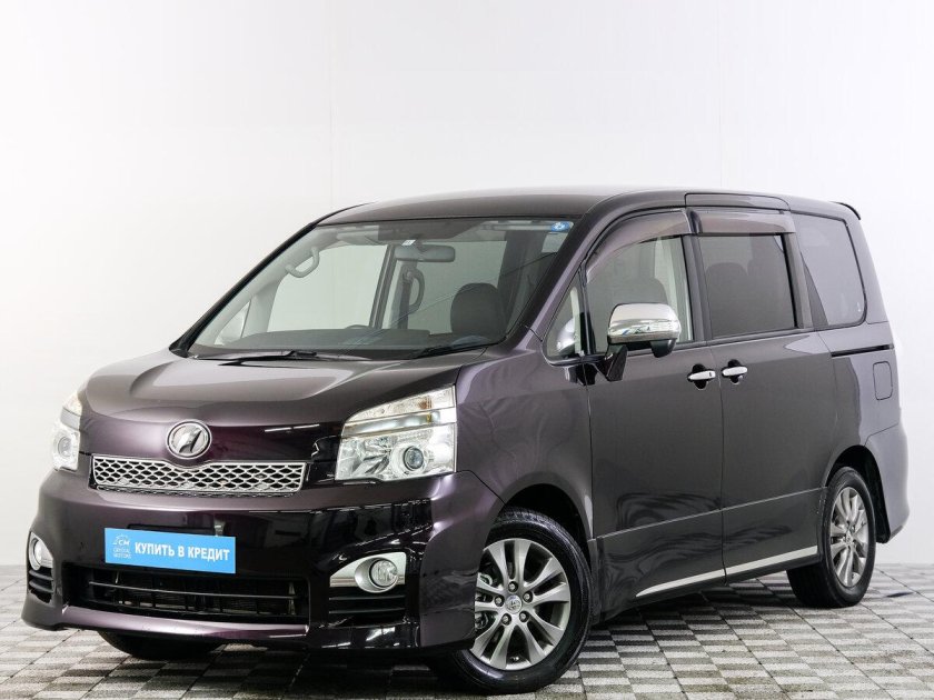 Toyota noah 2011